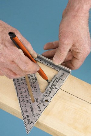 how to use a speed square to cut rafters