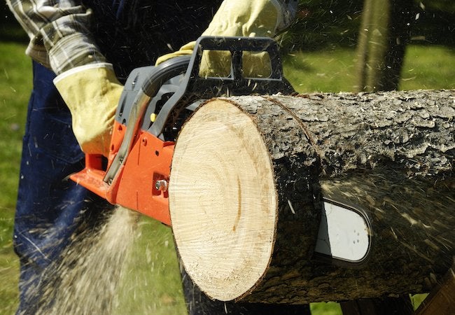 how to cut log slices with chainsaw